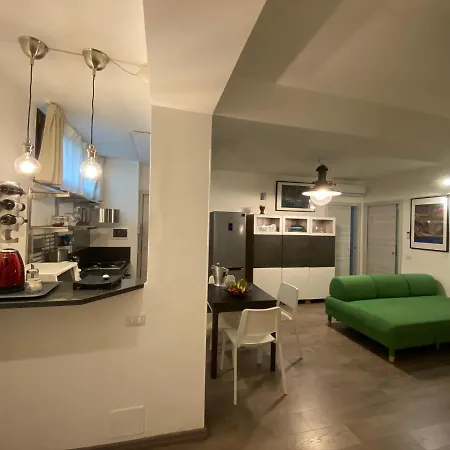 Mood's Apartment Avola