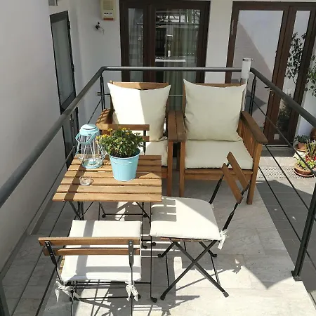 Apartment Mood's Avola